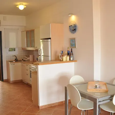 Blue Haven Maisonette, #feelslikehome בית נופש ניקיטי